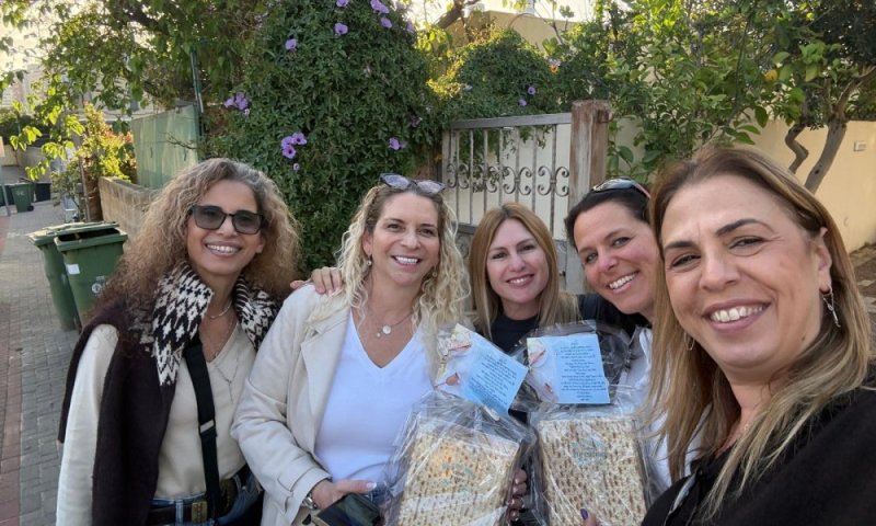 היוזמה המרגשת של מנהלת "רמז":  ביקור בהפתעה בבתי המורים