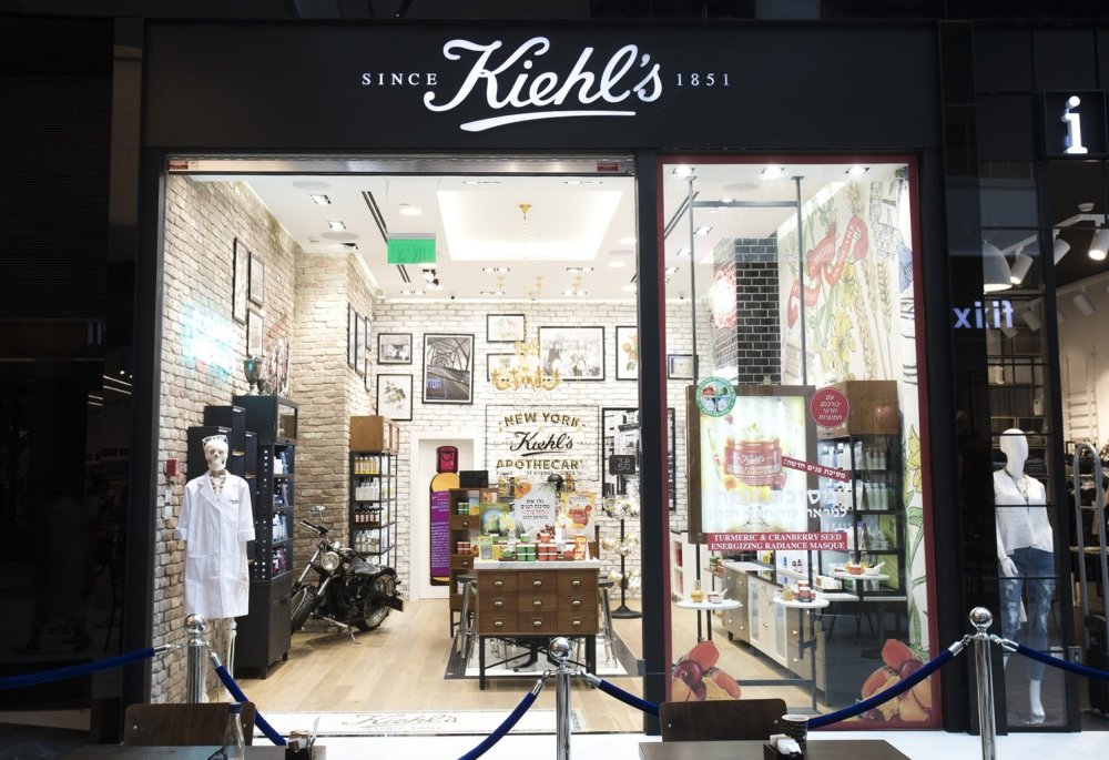 מותג הטיפוח הניו יורקי Kiehl&rsquo;s פותח בישראל  בו-זמנית שישה מתחמי פופ־אפ חווייתיים   לרגל השקת קרם חדשני לשיקום העור 