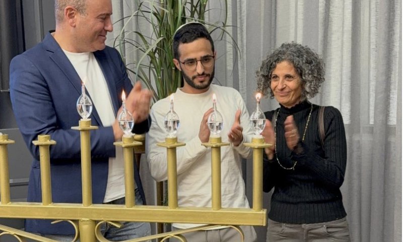 נר של תקווה ברחובות: ישיבת מועצת העיר הוקדשה לאנשים שמאירים את הדרך