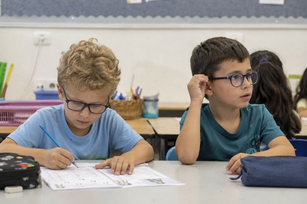 נפתחה שנת הלימודים, ולצד המחברות, הילקוטים והציוד החדש, יש דבר נוסף שיכול להשפיע על היום-יום של התלמיד בכיתה, הראייה שלו.