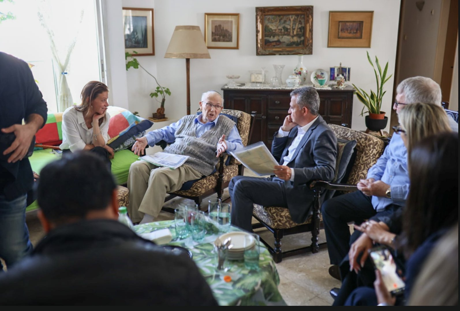 רמת גן זוכרת: אלפי תלמידים יבקרו ניצולי שואה ויחזקו את הקשר הבין-דורי