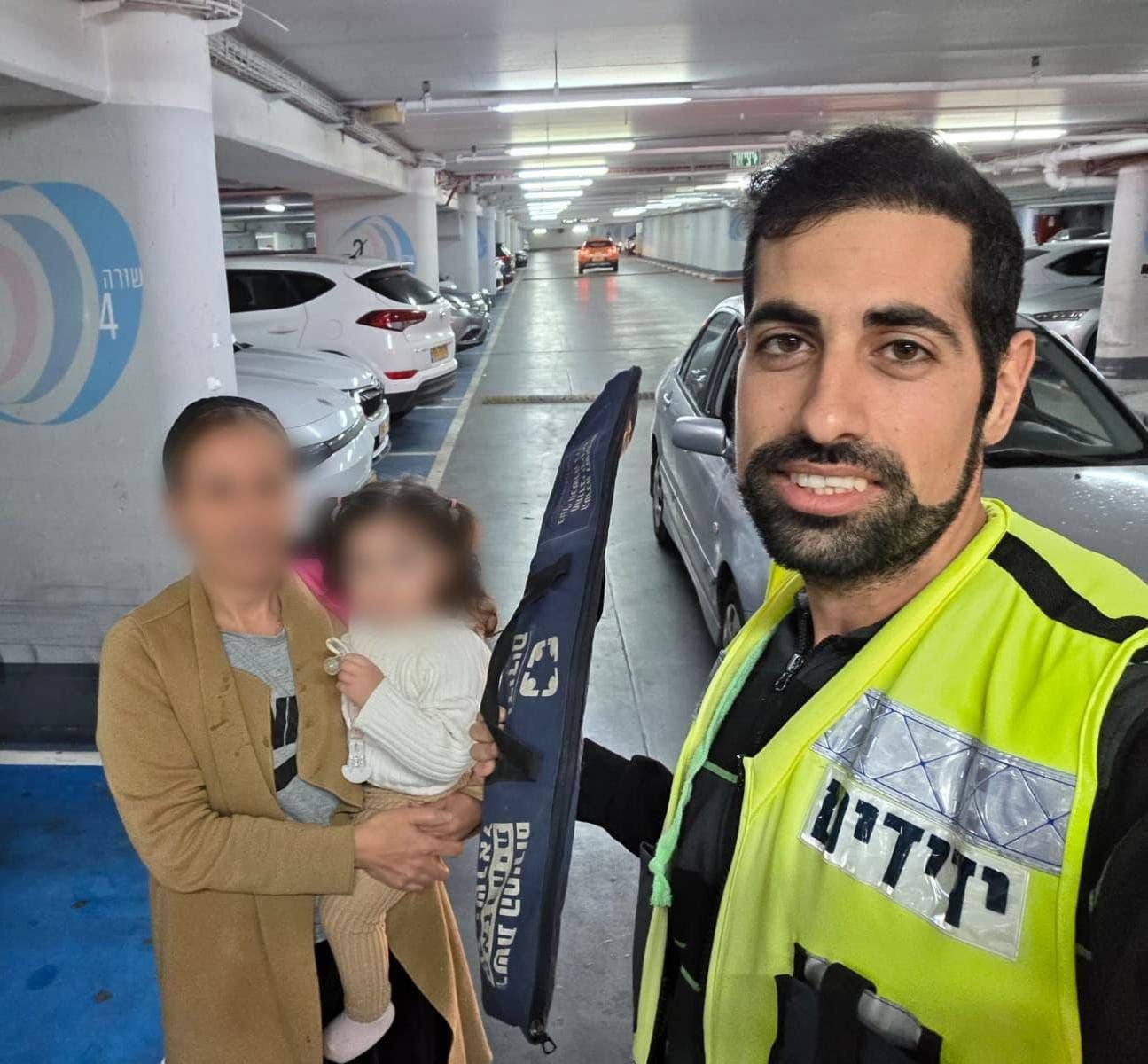 מתנדבי ידידים פעלו בשני אירועים לחילוץ פעוטות מרכבים נעולים בחולון