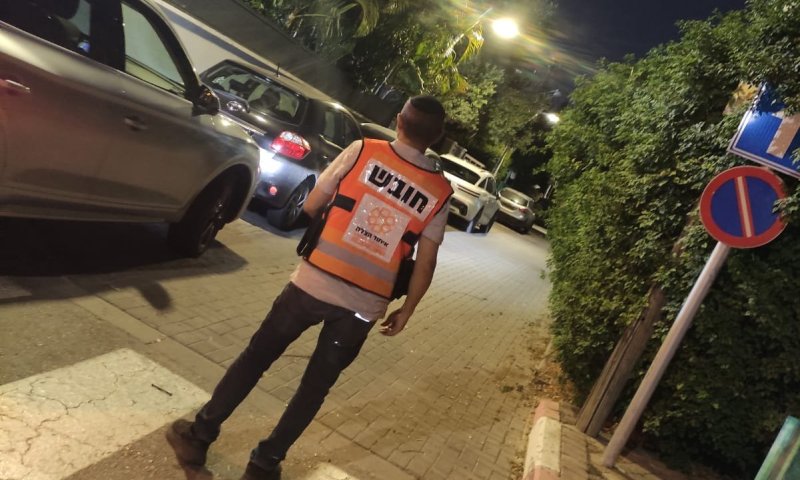 פועל נפצע בנפילה מגובה במועצה המקומית אזור