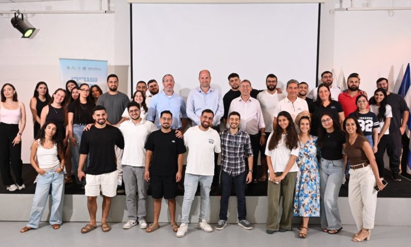 עשרות סטודנטים השלימו את תכנית "שגרירי מורשת" בשיתוף HIT חולון