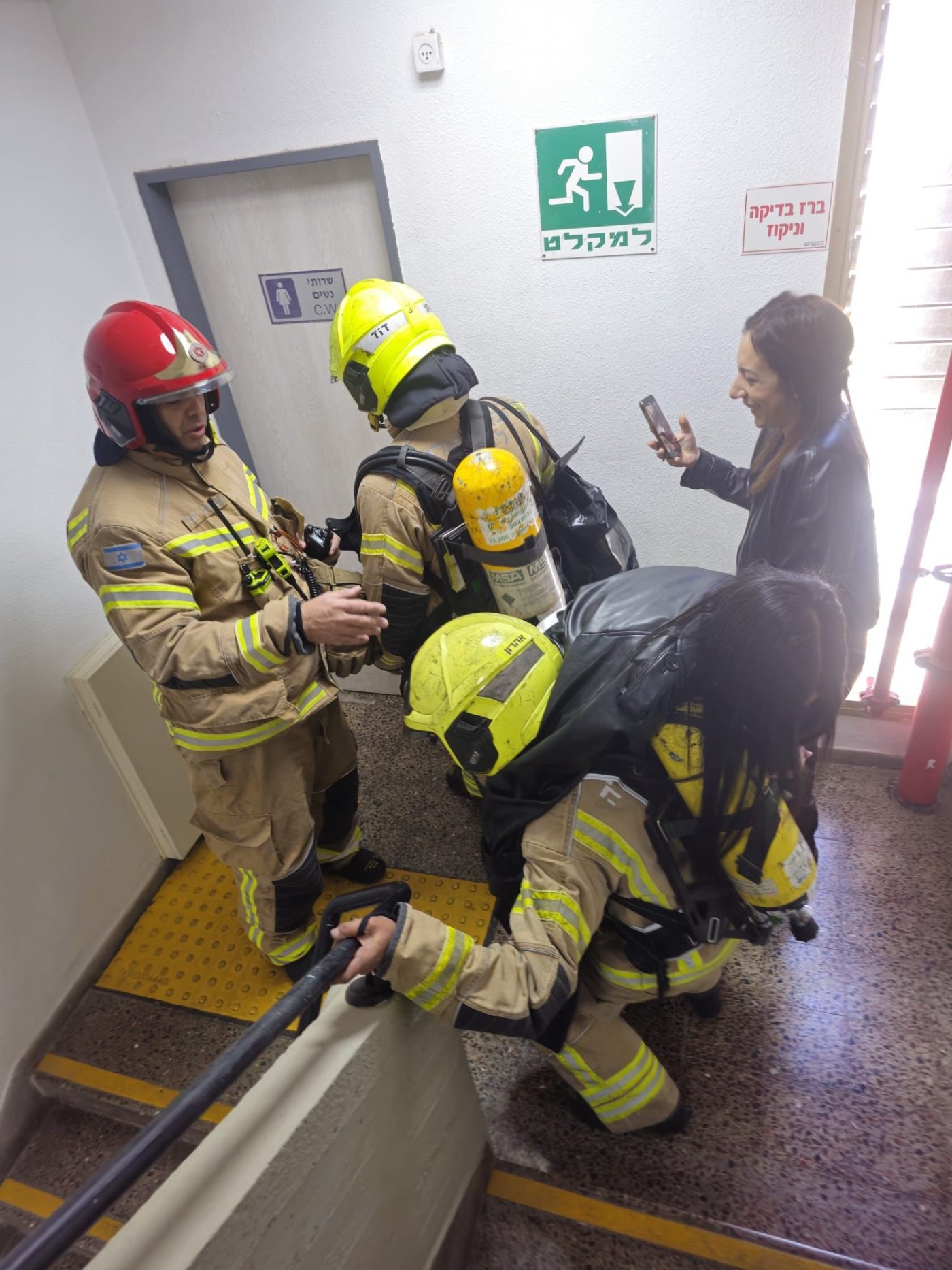 דוברות כבאות והצלה