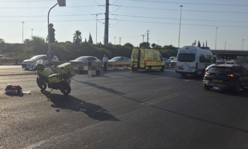 פצועים בתאונה בכביש 44 בין חולון לאזור