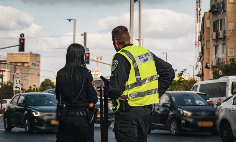 אכיפה מוגברת בחולון: עשרות דו"חות ונהגת שיכורה נתפסה