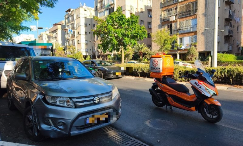 הולכת רגל נפגעה מאוטובוס בחולון- מצבה קשה