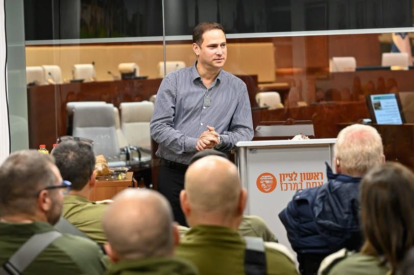 דמי חנוכה למשרתי הסדיר והמילואים של ראשון לציון