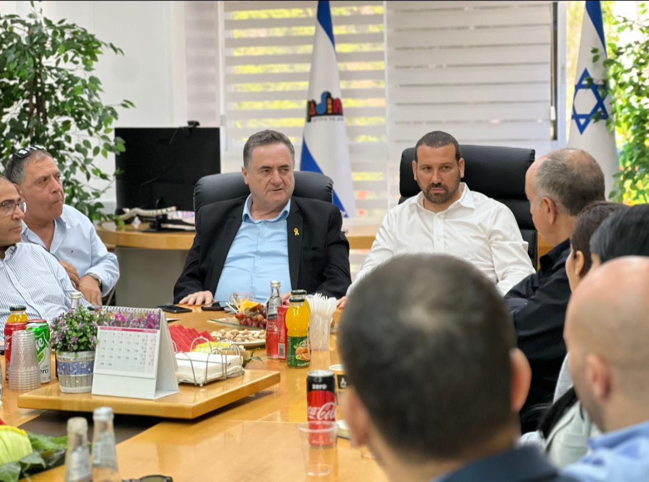 השר ישראל כץ הגיע לפגישה עם ראש עיריית חולון