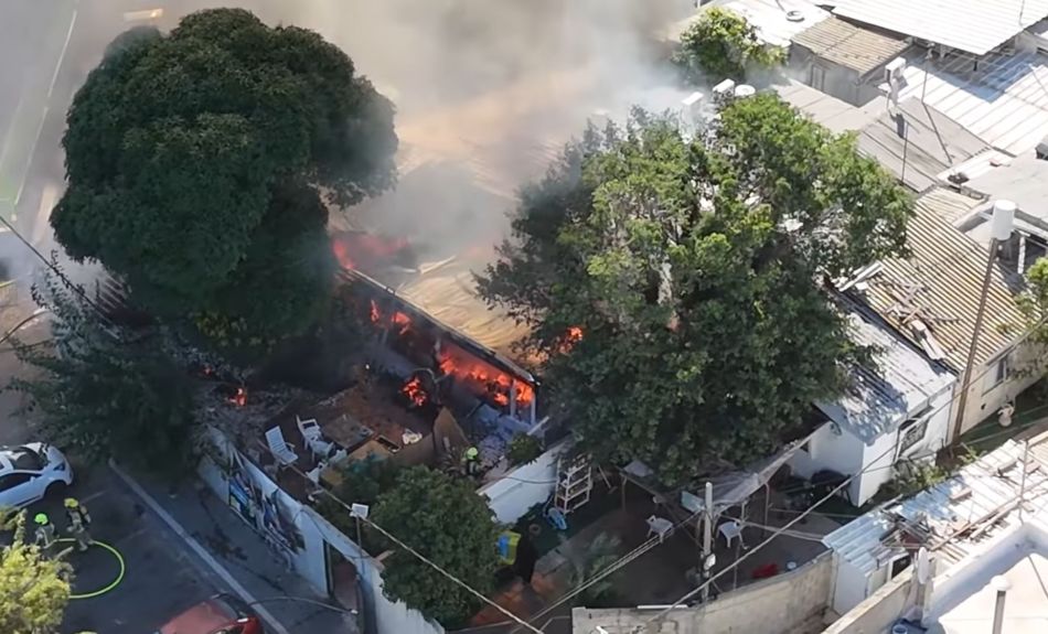 בת ים: מבנה עלה באש ברחוב השלושה