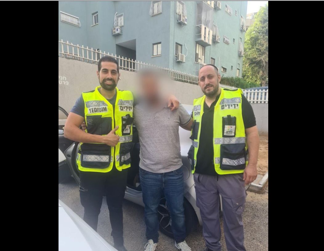 2 פעוטות בני שנה ננעלו ברכב בחולון