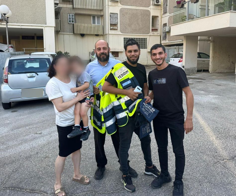 בן שנה וחצי ננעל ברכב בשכונת בן גוריון בחולון
