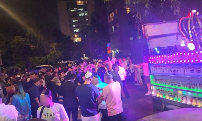 בשלישי: חולון תחגוג את שמחת תורה וחזרתו של בר קופרשטיין