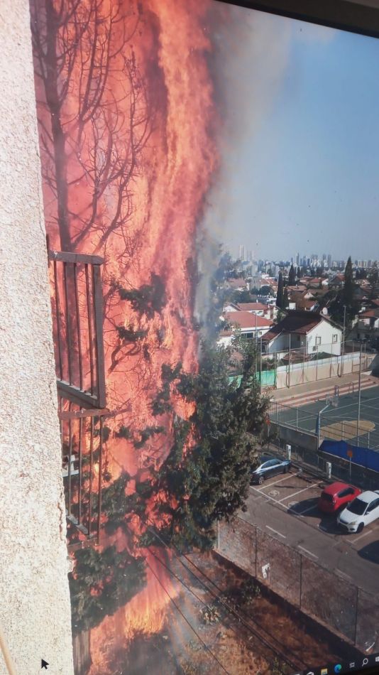 שריפה סמוך לבניין מגורים בראשון לציון