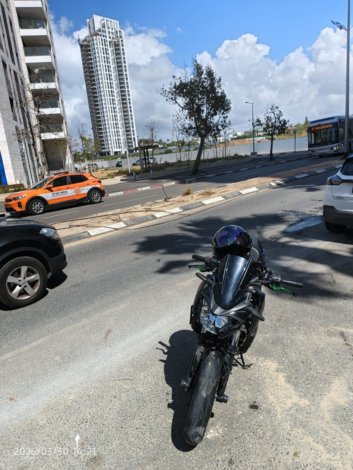 רוכב אופנוע נפצע בתאונה בבת ים
