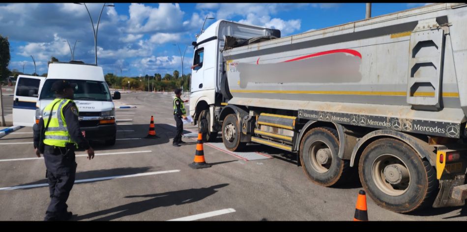 נהג משאית מראשון לציון נתפס נוהג בשלילה בפעם השלישית