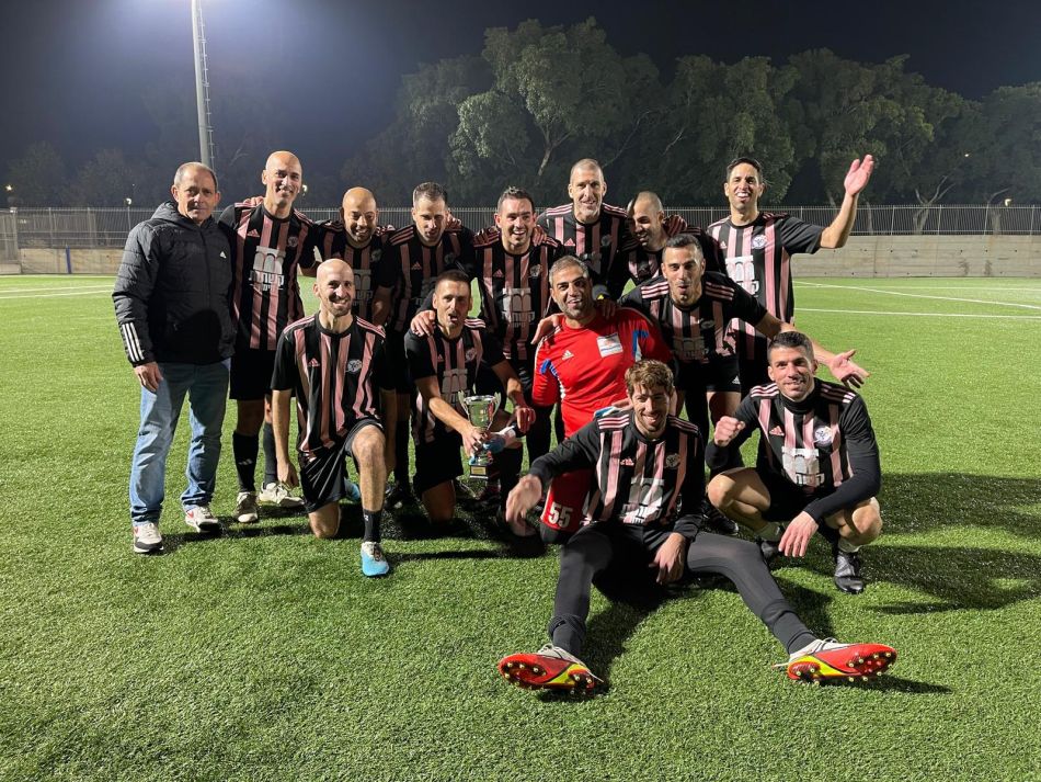 ותיקי הפועל ראשון לציון זכו בתואר "אלוף האלופים"