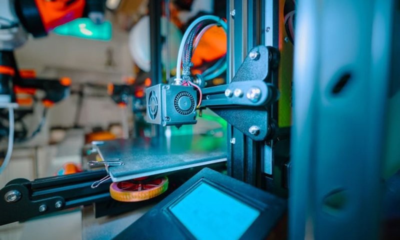 תפקידם של מוצרי דפוס בחיזוק הנאמנות הארגונית והזהות המותגית