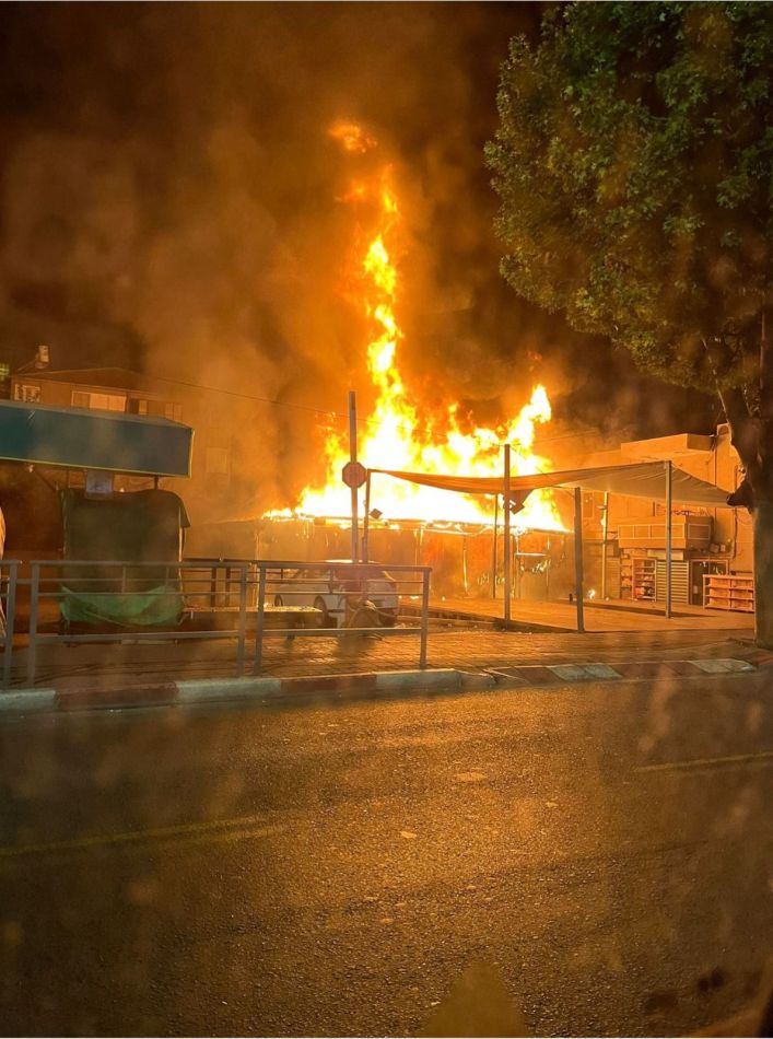 מבנה תעשיה עלה באש בראשון לציון