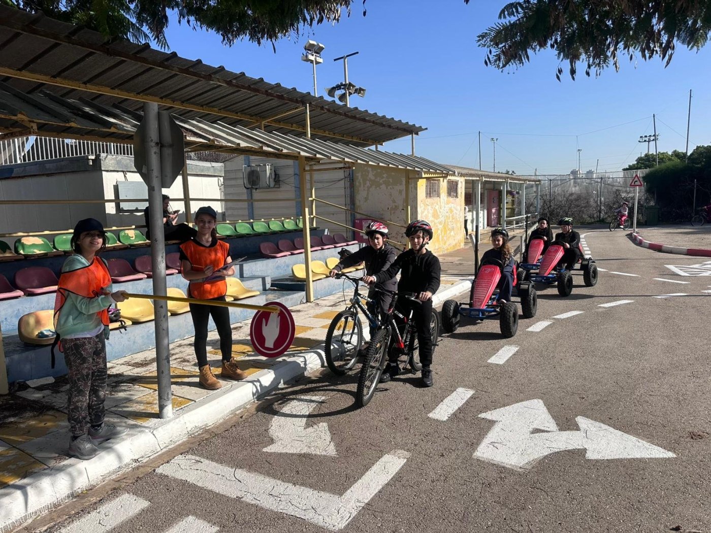 המרכז לבטיחות בדרכים בת-ים, בי'ס יגאל אלון
