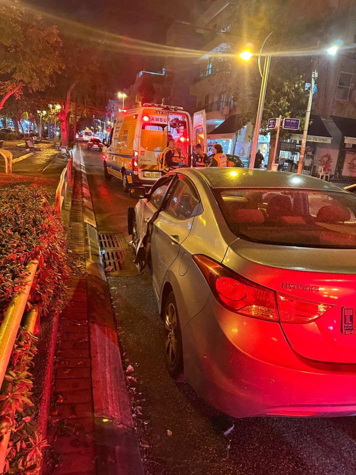 פצועים בתאונה בשדרות דב הוז בחולון
