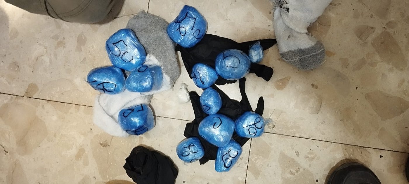 בלשי חולון תפסו קוקאין בגרביים וכפפות