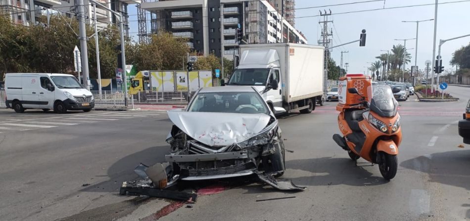 פצוע בתאונה באזור התעשייה בבת ים