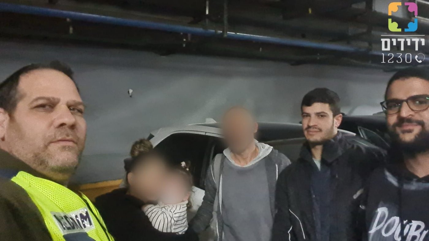 בת שנתיים ננעלה ברכב במרכז ראשון לציון