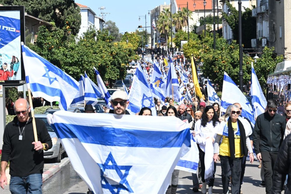 מאות מתושבי ראשון לציון ליווו את עודד ליפשיץ בדרכו האחרונה