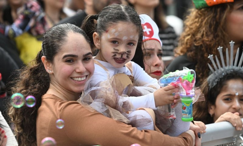 מלוחמים ועד נסיכות: ילדי ראשון לציון חוגגים את פורים בתחפושות מרהיבות