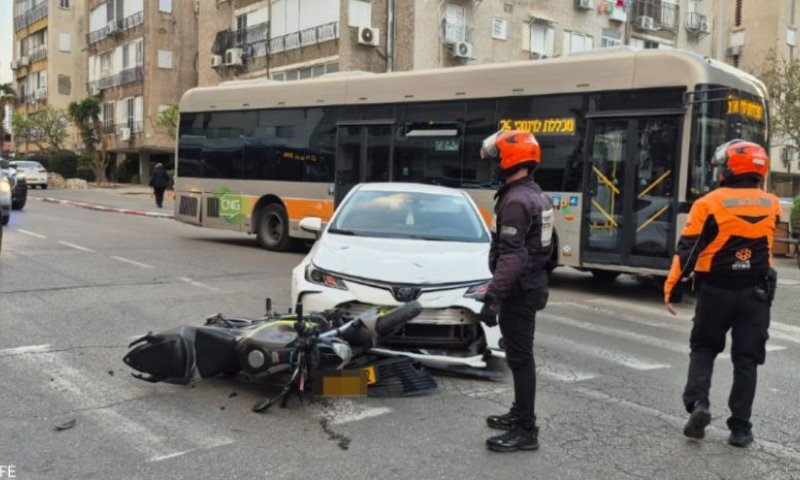 פצוע בתאונת אופנוע במרכז בת ים