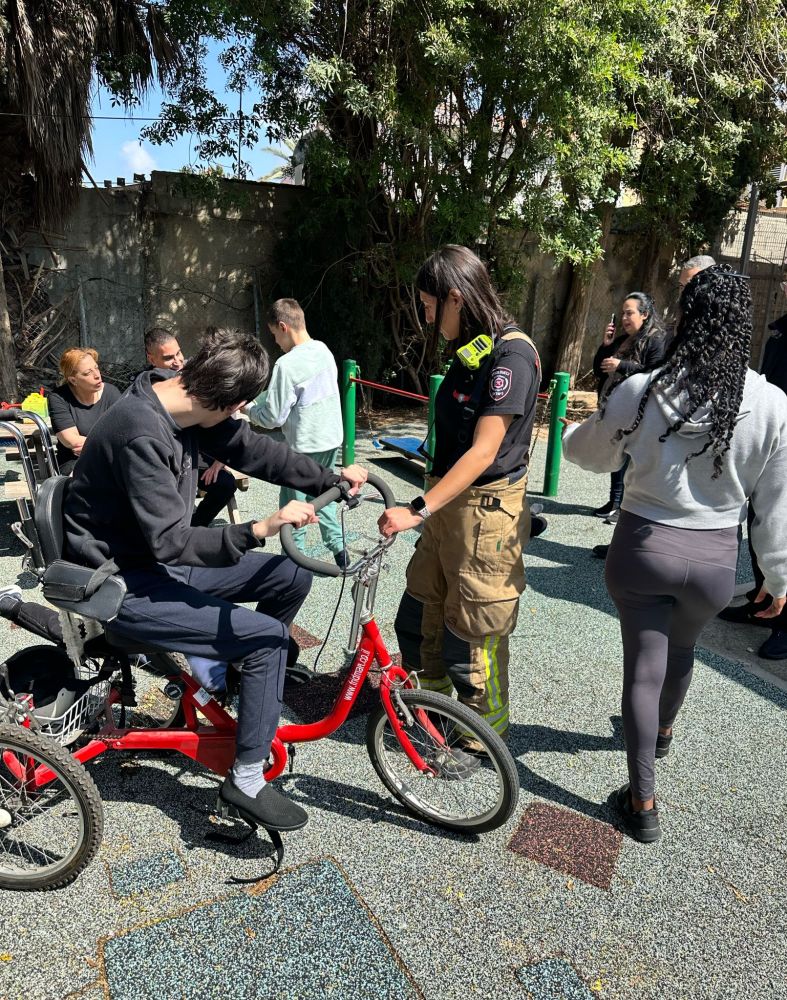 דוברות כבאות והצלה