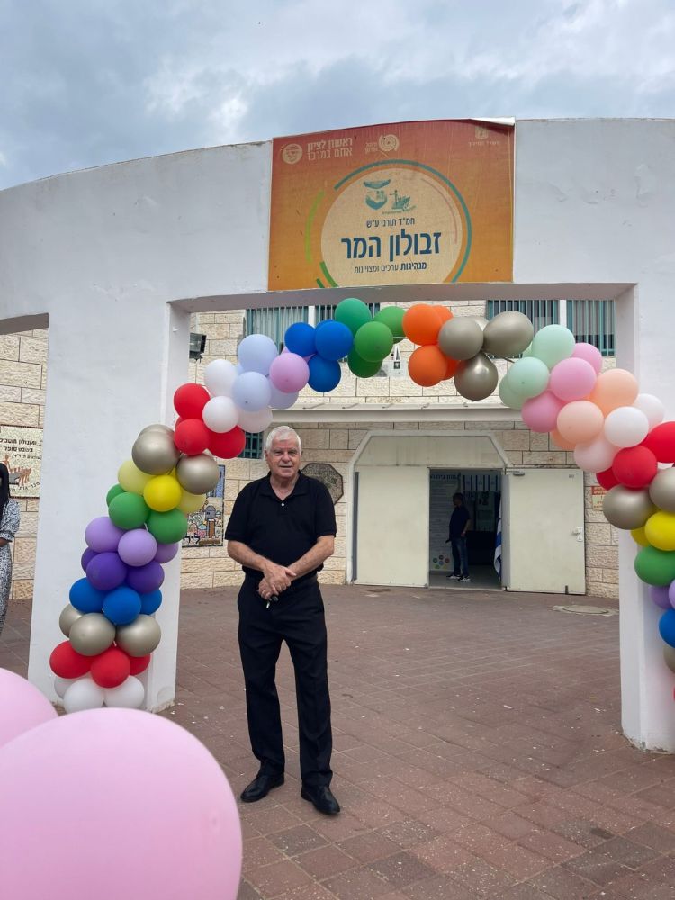 רפי בלומנטל: הבנקאי שהפך למנטור לנואמים הצעירים