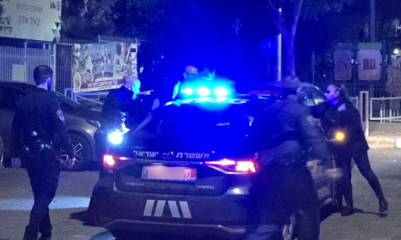 רחובות: חוקרי התחנה עצרו זוג שחשוד בהונאת ענק