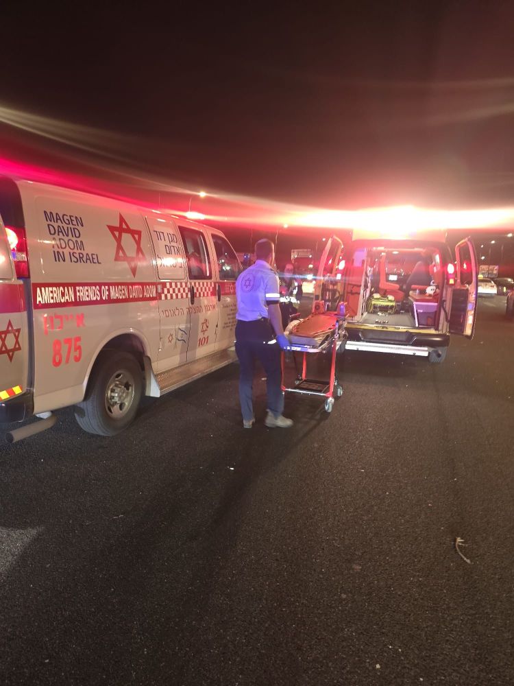 לילה קשה בחולון: הרוג בתאונה ופיצוץ בבניין מגורים