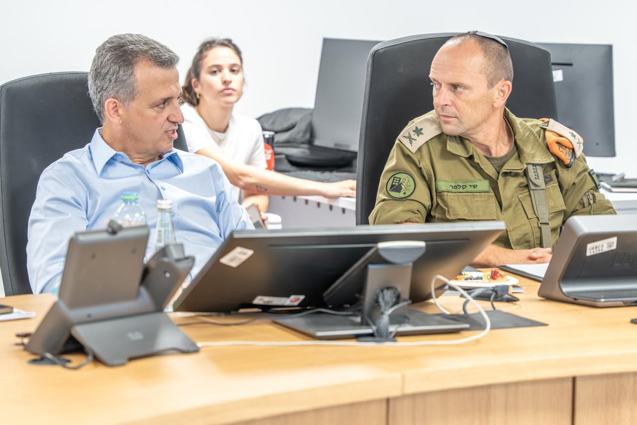 מפקד פיקוד העורף נפגש עם ראש עיריית רמת גן 
