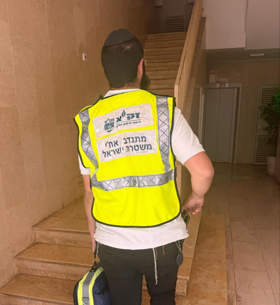 גבר אותר ללא רוח חיים בדירה בראשון לציון