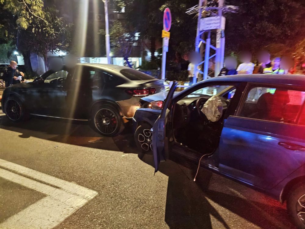 תושב בת ים נמלט משוטרים והתנגש ברכב