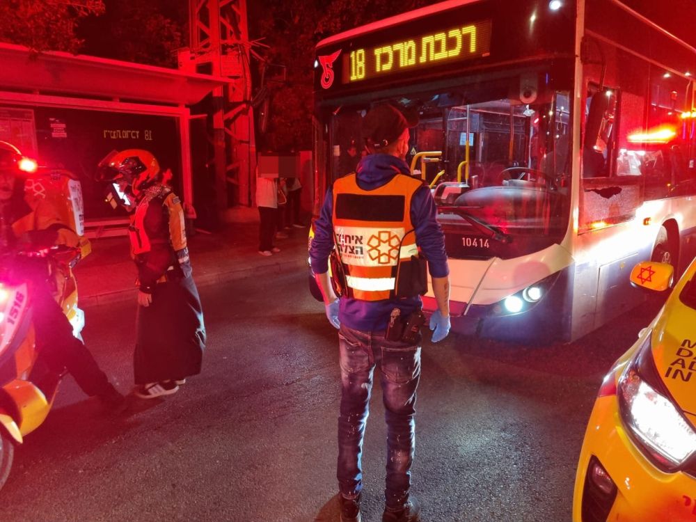 פצוע בתאונה בין 2 אוטובוסים בבת ים