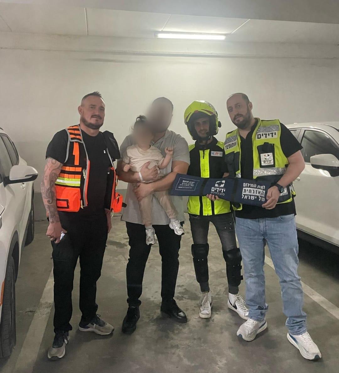 בן שנתיים ננעל ברכב במרכז חולון