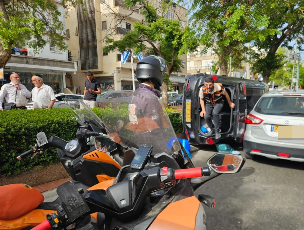 פצועה בהתהפכות רכב בחולון