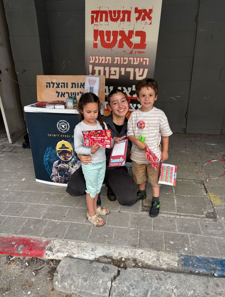 צופי האש קיימו פעילות הסברה במקום השריפה בבת ים