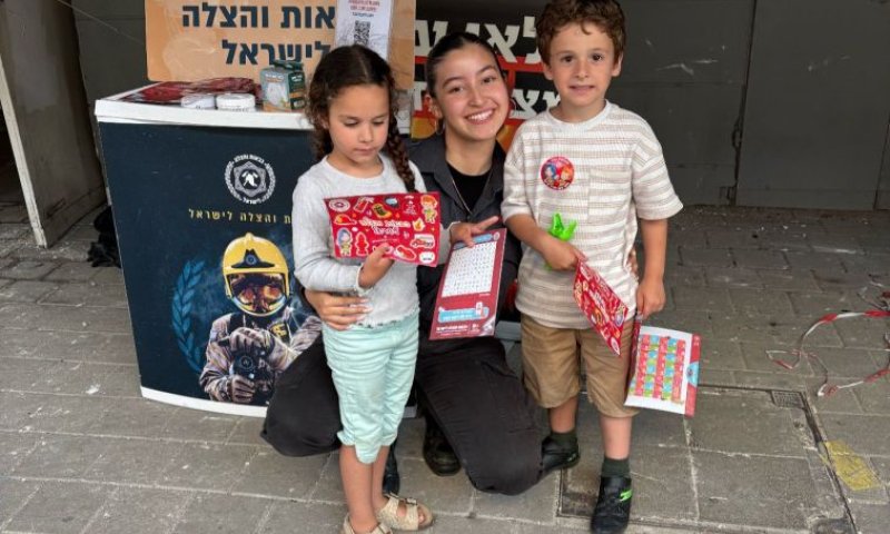 צופי האש קיימו פעילות הסברה במקום השריפה בבת ים