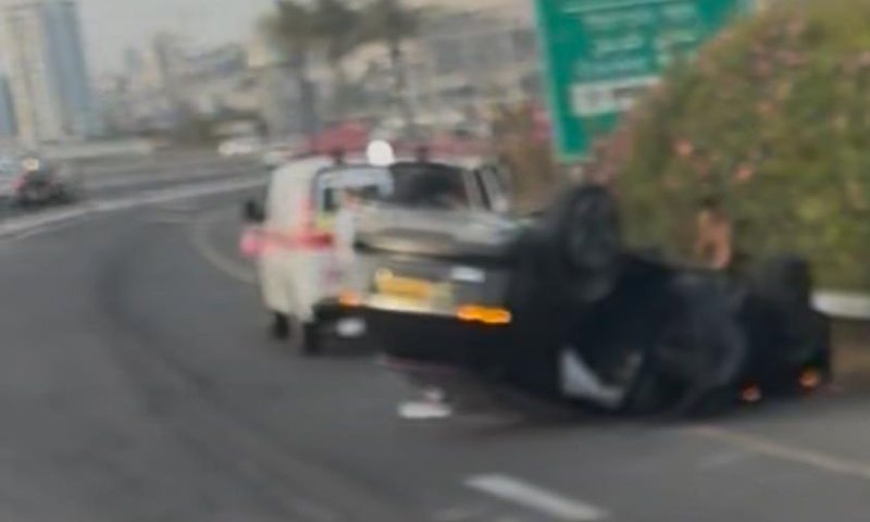 בדרך לשריפה, לוחם האש של חולון הציל חיים בתאונה