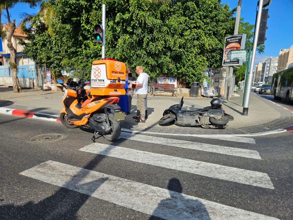 רוכבת אופנוע נפצעה בתאונה בבת ים
