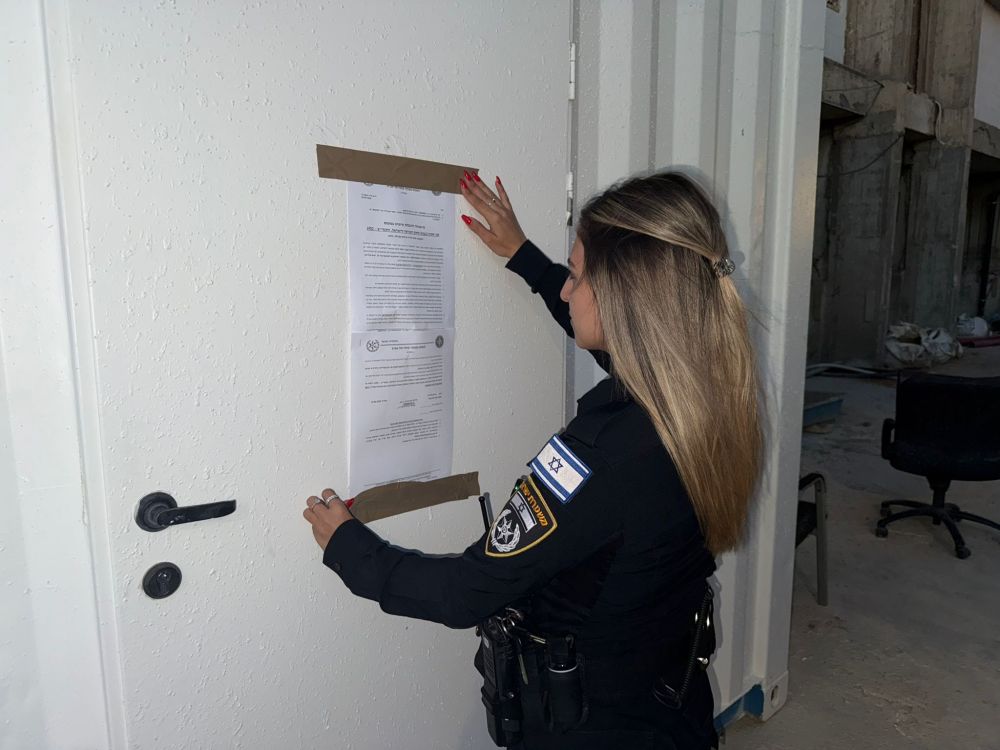צו סגירה לאתר בניה בחולון בו נתפסו 10 שב"חים