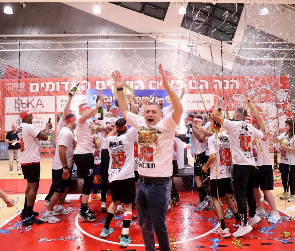 הדר ואן קולא, איגוד הכדוריד