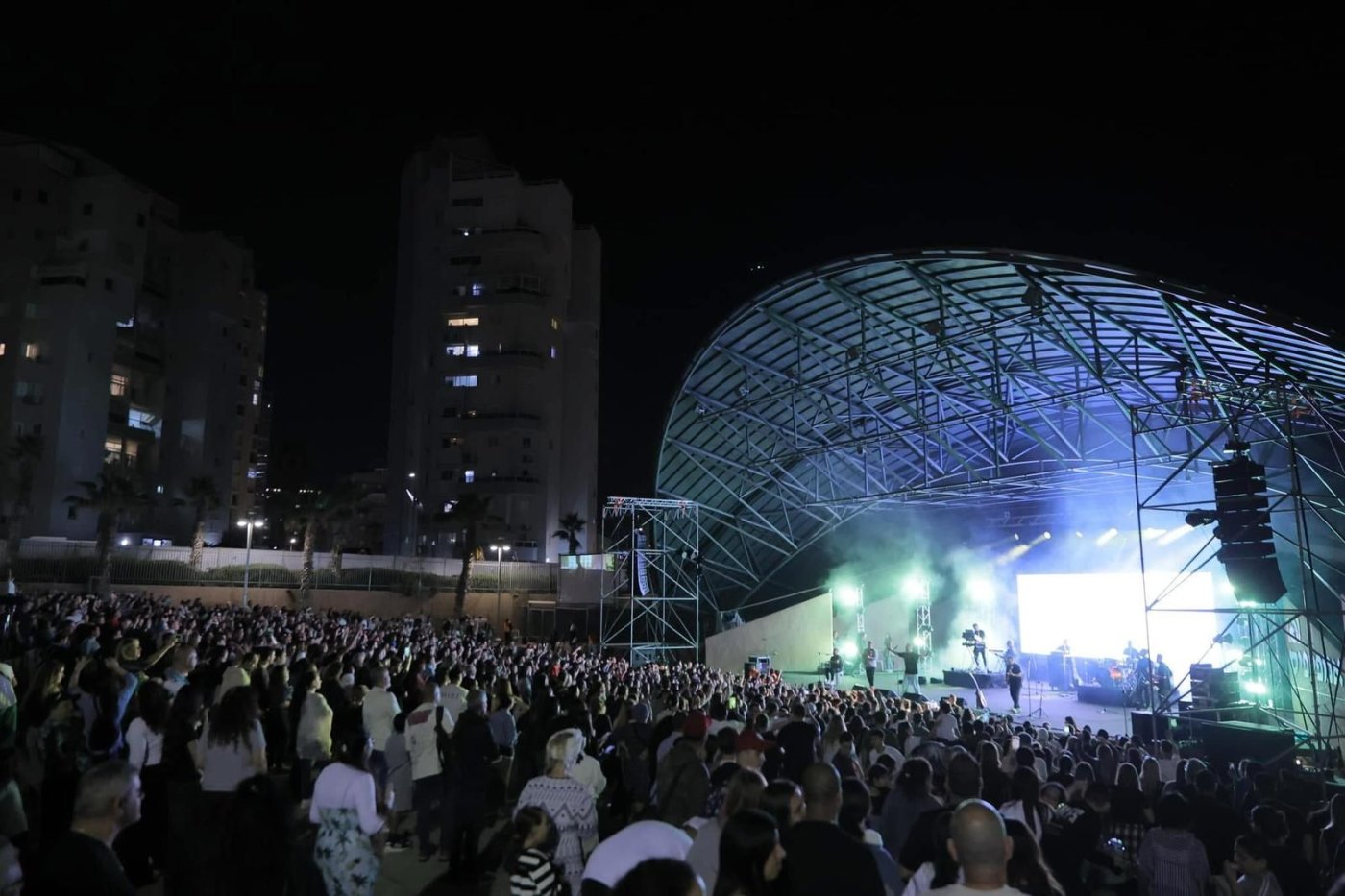 חגיגה יוונית באמפי בת ים