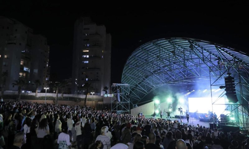 חגיגה יוונית באמפי בת ים